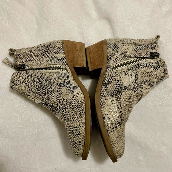 Very G| Snake skin printed ankle boots with double zipper women’s - Picture 3 of 3